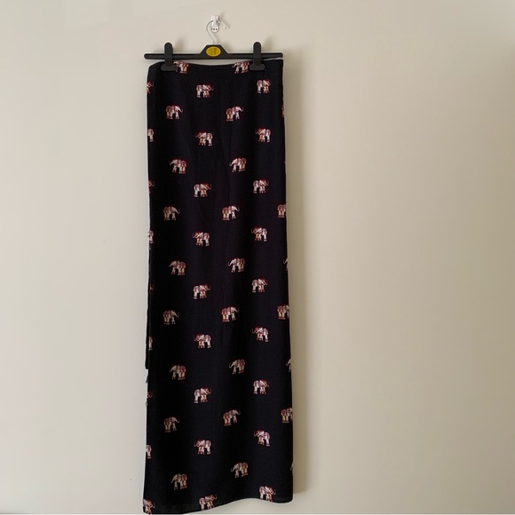 Sarong. Beautiful Elephant prints. 44x58. - Picture 4 of 6
